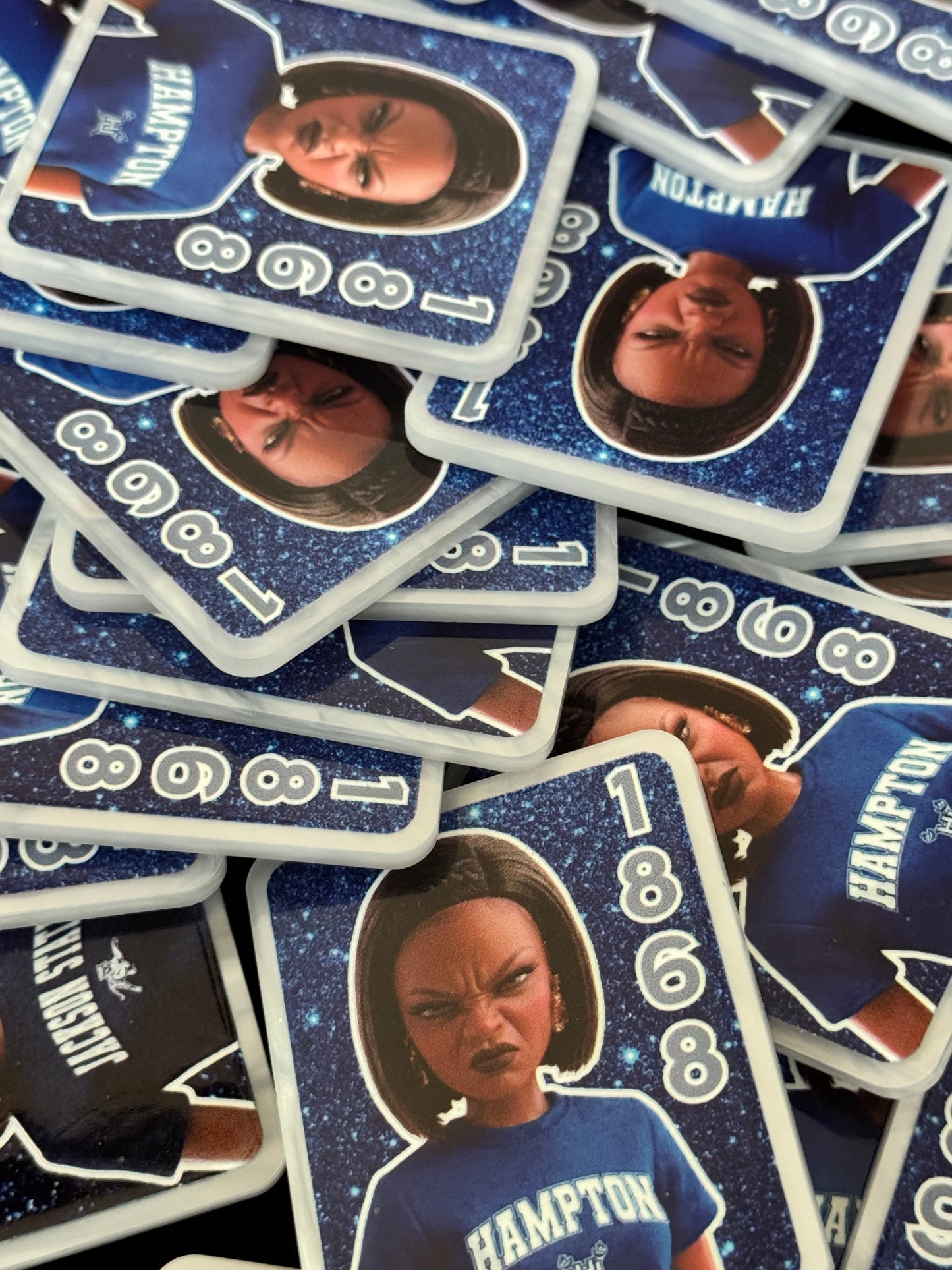 Hampton HBCU Doll Mag Safe Pop Socket